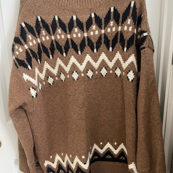 Old Navy Sweater - Picture 3 of 3